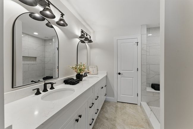 18 - 18 Nicols Way, Condo with 2 bedrooms, 2 bathrooms and 2 parking in Easthampton MA | Image 21