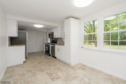 60 Ellison Rd, Somerset, NJ, 08873-2256 | Card Image