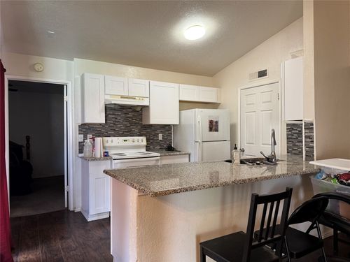 447 Pogue St, Cedar Hill, TX, 75104-9059 | Card Image