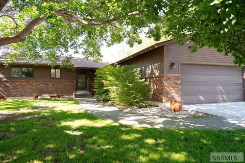 1877 Caribou St, Idaho Falls, ID, 83401-3106 | Card Image