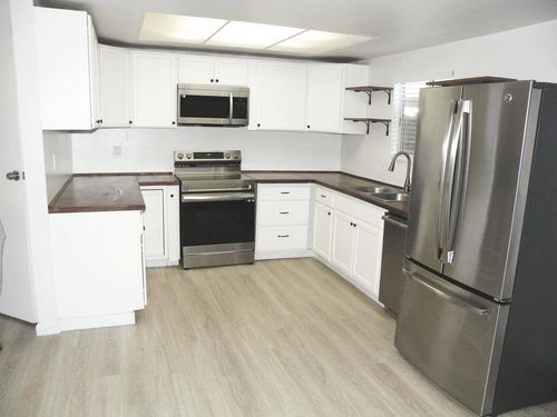 04-550 Park Blvd, San Diego, CA, 92101 | Card Image