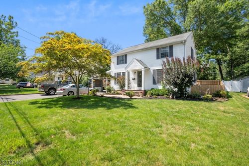 13 Wayne Blvd, Madison, NJ, 07940-1522 | Card Image