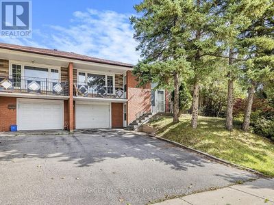 205 Pineway Blvd, House other with 4 bedrooms, 3 bathrooms and 2 parking in North York ON | Image 1