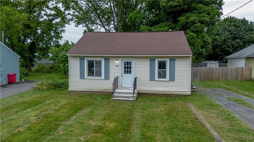 616 Manor Dr, Chittenango, NY, 13037-1306 | Card Image