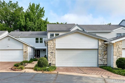 16463 Cobbleskille Dr, Chesterfield, MO, 63017-4621 | Card Image