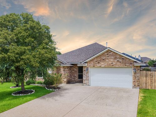 915 Dove Run Trl, College Station, TX, 77845-4399 | Card Image