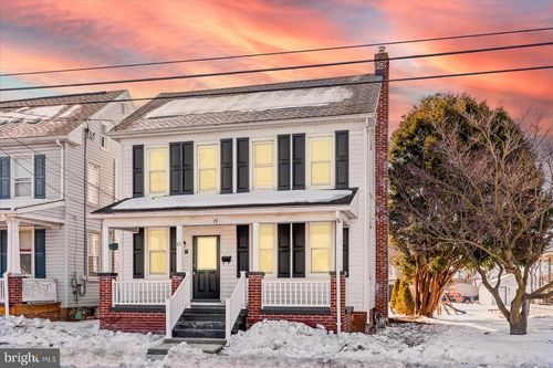 15 Westminster Ave, HANOVER, PA, 17331-3702 | Card Image