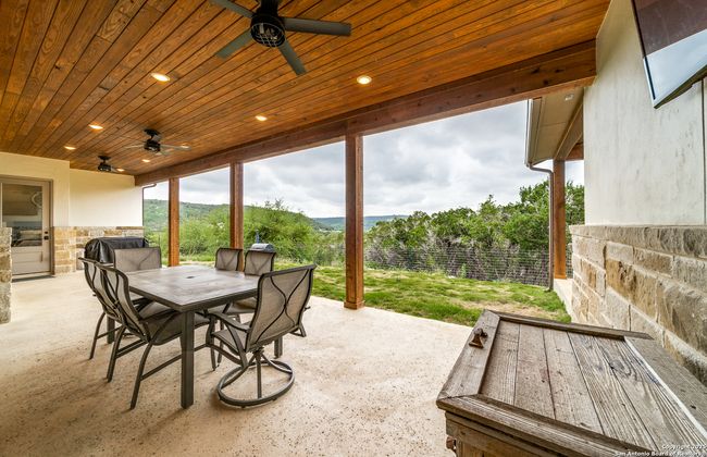 895 Private Road 1742, House other with 4 bedrooms, 5 bathrooms and null parking in Mico TX | Image 37