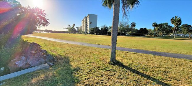 107 - 2617 Cove Cay Drive, Condo with 2 bedrooms, 2 bathrooms and null parking in Clearwater FL | Image 10