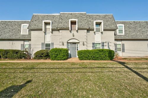 b-11417 N May Ave, Oklahoma City, OK, 73120-5824 | Card Image