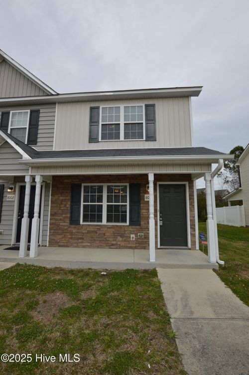 8000 Banister Loop, Jacksonville, NC, 28546-7268 | Card Image