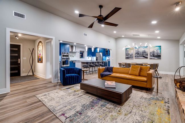 11 Sunset Trl, House other with 3 bedrooms, 3 bathrooms and 12 parking in Sunset Valley TX | Image 15