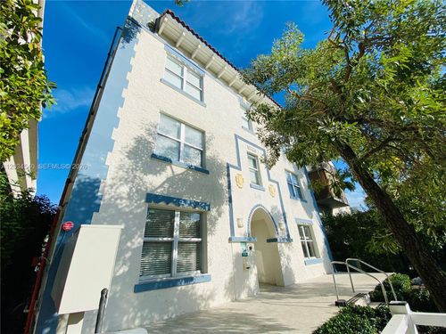 305-1611 Meridian Ave, Miami Beach, FL, 33139-2811 | Card Image