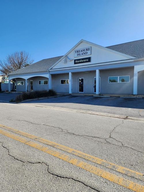 10625 1st St E, Treasure Island, FL, 33706-4803 | Card Image