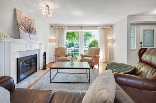 21371 86 Ave, Langley, BC, V1M1Z7 | Card Image