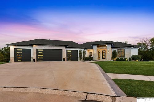 18603 Hazelnut Cir, Gretna, NE, 68028-5093 | Card Image