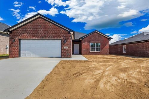 2339 Trenton Ln, Bowling Green, KY, 42103-6048 | Card Image