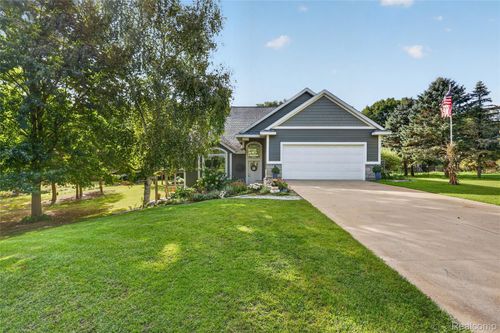 11555 Windsor Dr, Sparta, MI, 49345-8521 | Card Image