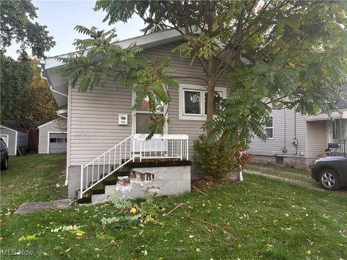 532 Washington Ave, Barberton, OH, 44203-2902 | Card Image