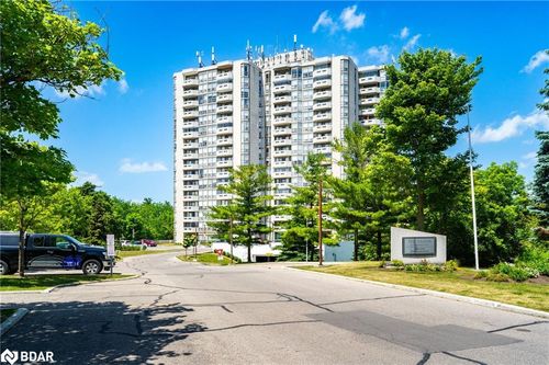 708-20 Mcfarlane Dr, Halton Hills, ON, L7G5J8 | Card Image