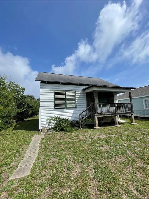 4618 Avenue Q 1/2, Galveston, TX, 77551-5319 | Card Image