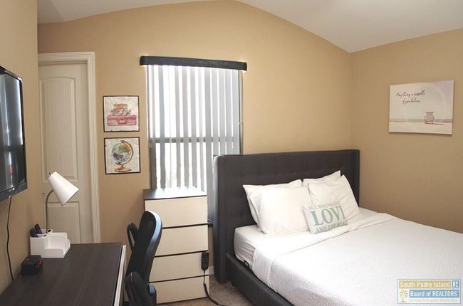 502 W Clam Cir, House other with 2 bedrooms, 3 bathrooms and null parking in Port Isabel TX | Image 32