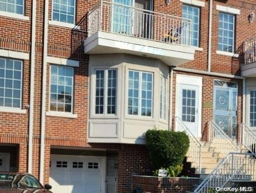 345 Park Cres, College Point, NY, 11356-1171 | Card Image