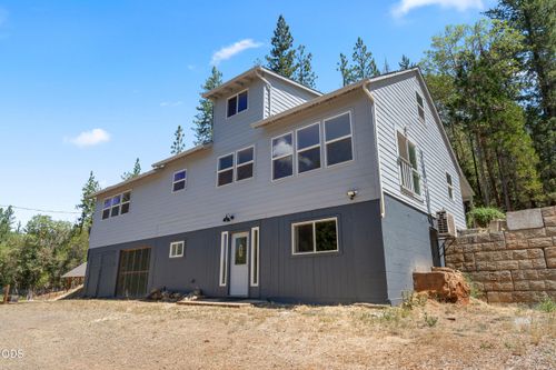 2016 Sykes Creek Rd, Rogue River, OR, 97537-9763 | Card Image