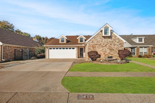 1417 Autumn Chase Sq, Bedford, TX, 76022-6800 | Card Image