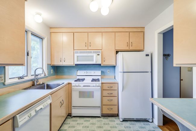 Kitchen | Image 17