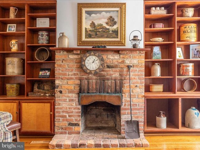 9314 Pear Ln, House other with 4 bedrooms, 3 bathrooms and null parking in FREDERICK MD | Image 11