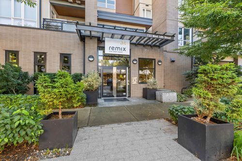 305-733 W 14th St, North Vancouver, BC, V7M0C6 | Card Image
