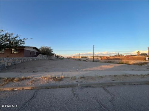 8241 Williamette Ave, El Paso, TX, 79907-1538 | Card Image