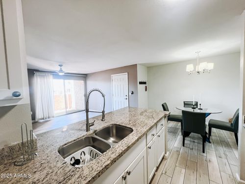 b107-8055 E Thomas Rd, Scottsdale, AZ, 85251-6633 | Card Image