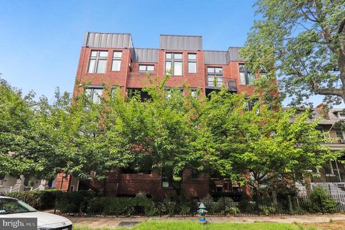 301-245 15th Se, WASHINGTON, DC, 20003 | Card Image