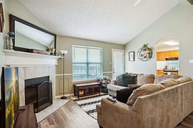 708 Hummingbird Trl, House other with 4 bedrooms, 3 bathrooms and null parking in Saginaw TX | Image 4