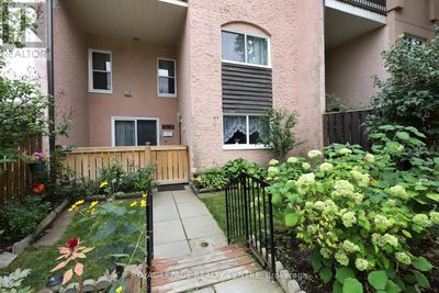 325 - 3055 Tomken Rd, Townhouse with 3 bedrooms, 1 bathrooms and 1 parking in Mississauga ON | Image 1