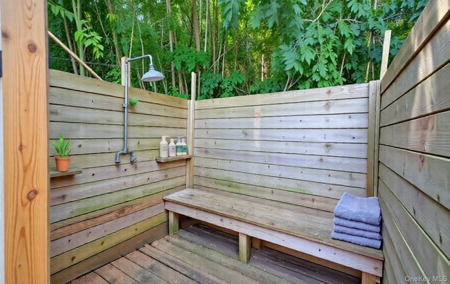 Exterior view of a relaxing sauna | Image 20