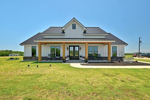 2889 Old Mcmahan Road, Lockhart, TX, 78644 | Card Image