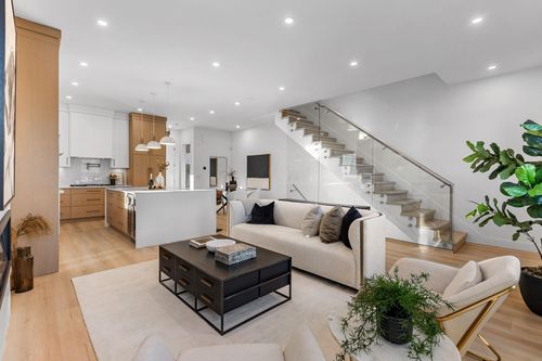 4-1536 Duthie Ave, Burnaby, BC, V5A2R6 | Card Image