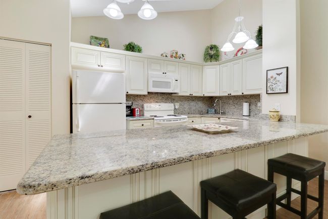 APT-7C - 1801 Us Highway 1, Condo with 2 bedrooms, 2 bathrooms and null parking in Jupiter FL | Image 18