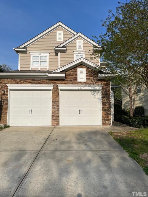 3027 Remington Oaks Cir, Cary, NC, 27519-8747 | Card Image