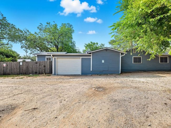 View of garage | Image 11