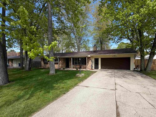 1072 Birch Rd, Saginaw, MI, 48609-4846 | Card Image