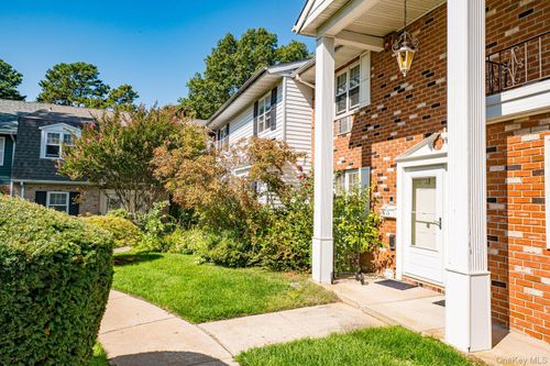 apt-g30-21 Glen Hollow Dr, Holtsville, NY, 11742-2459 | Card Image
