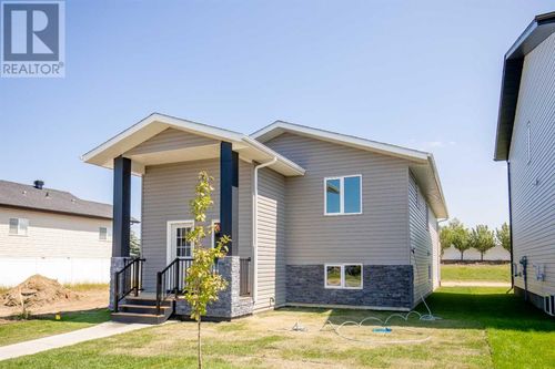 109 Aztec Cres, Blackfalds, AB, T4M0M7 | Card Image