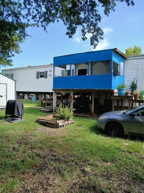 333 9th St, San Leon, TX, 77539-9682 | Card Image
