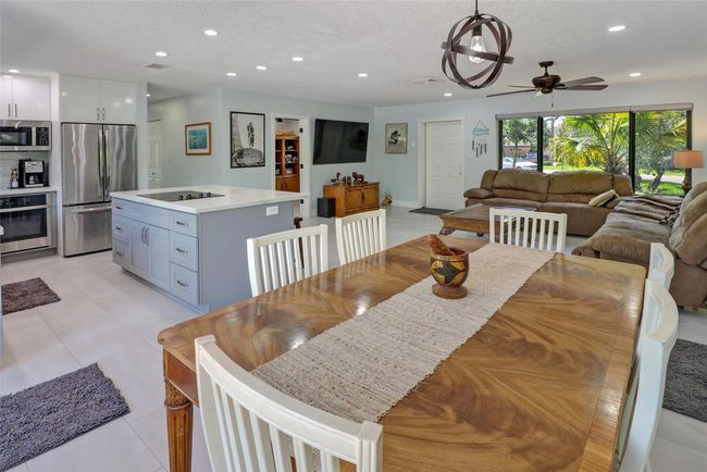 2141 Ne 49 Th St, House other with 3 bedrooms, 2 bathrooms and null parking in Lighthouse Point FL | Image 9