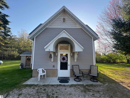 1012 S 35 Rd, Cadillac, MI, 49601-9135 | Card Image