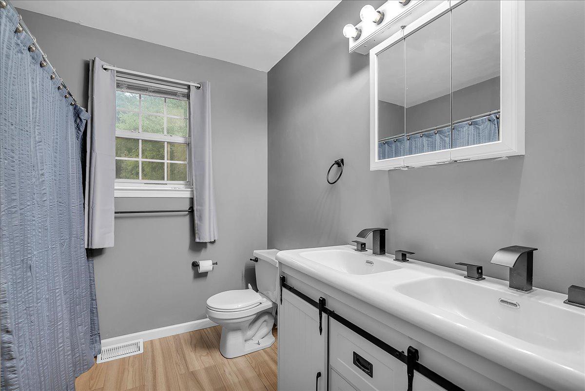 Residential in MAPLE SHADE 4